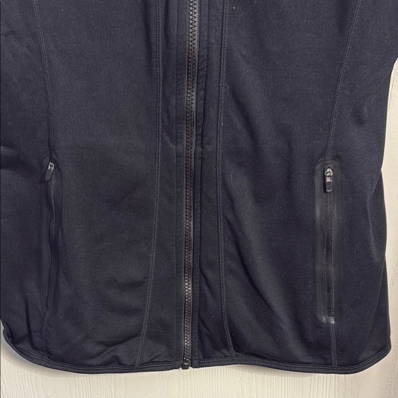 Fabletics Midnight Black Sleeveless Vest - Picture 5 of 8